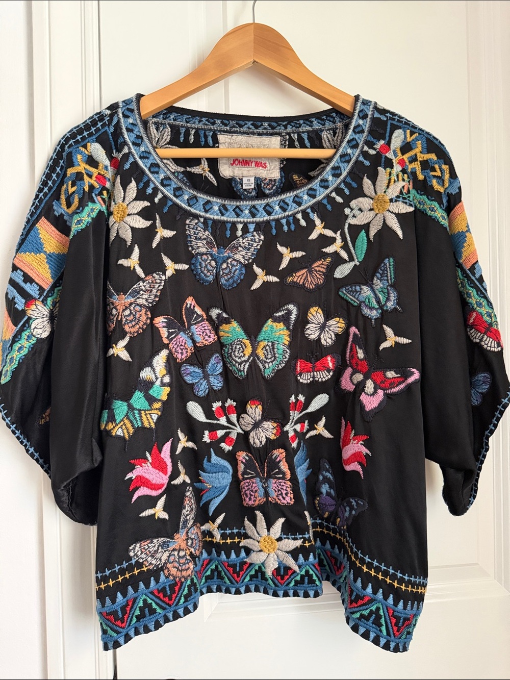 JOHNNY WAS Biya Vanny Butterfly Embroidered Black Satin Blouse Size XS Oversized